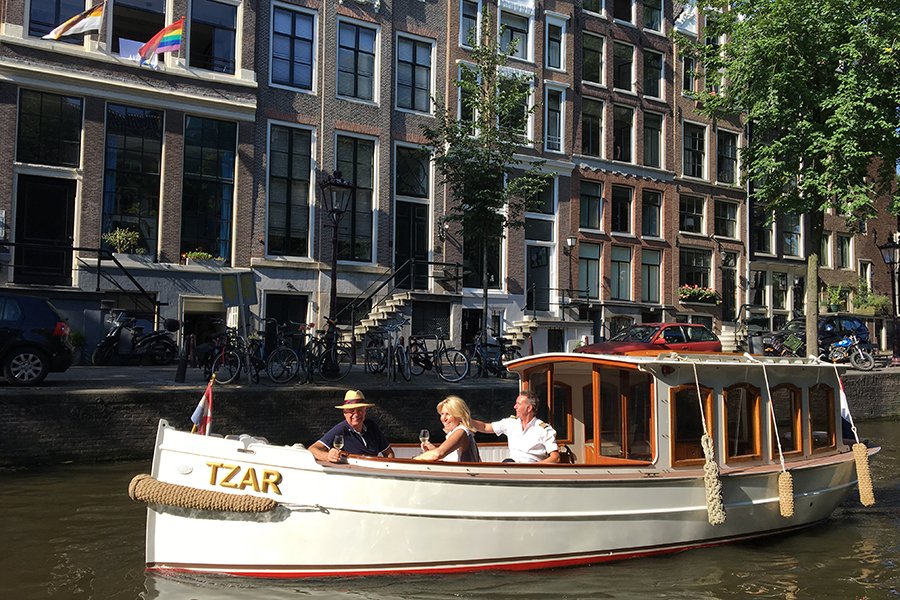 Canal boat Tzar
