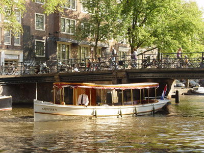 Canal boat Griffioen