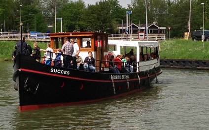 IJ boat Succes Amsterdam