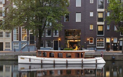 Canal boat De Tourist Amsterdam