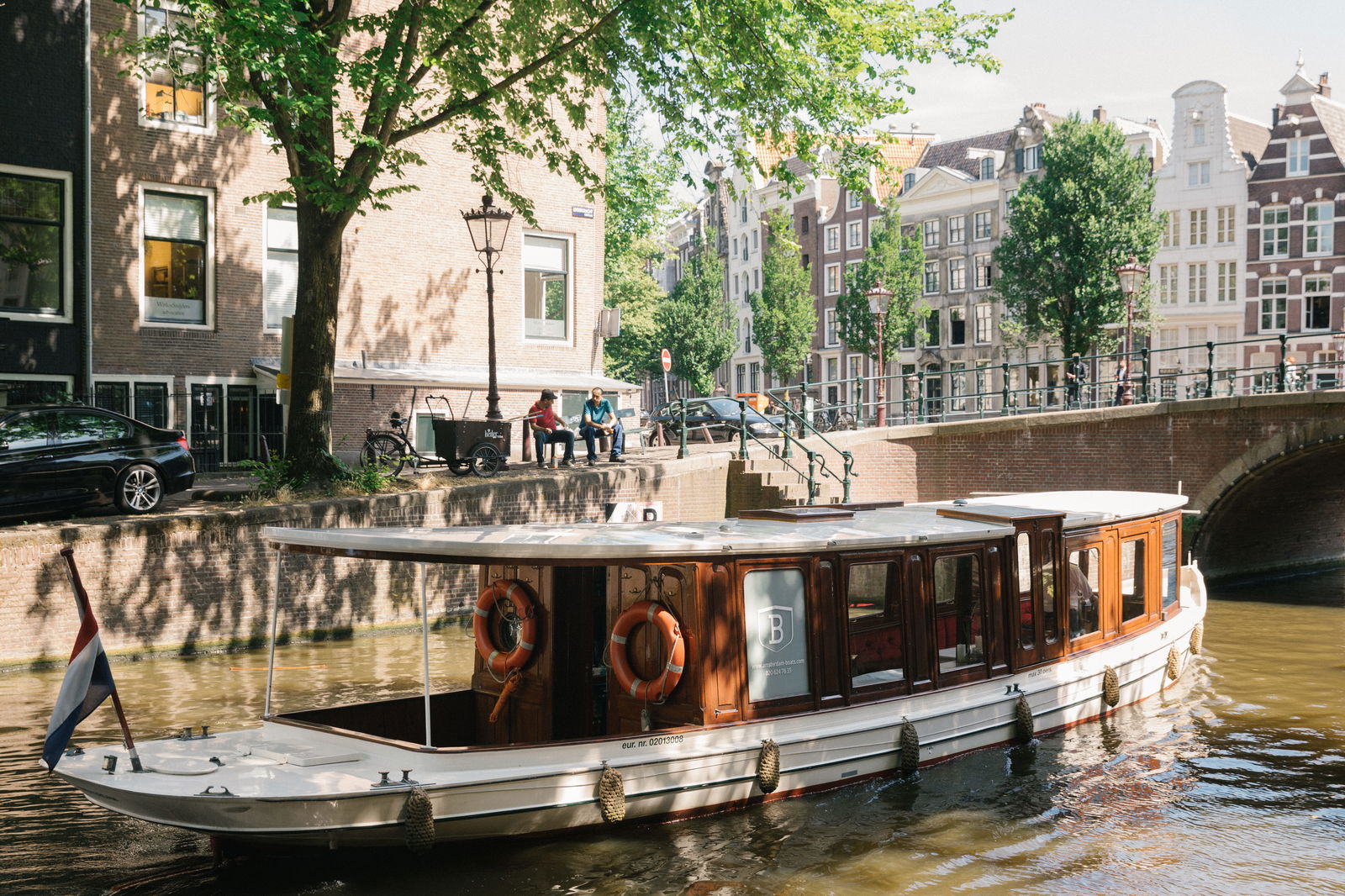 Klassieke salonboot grachten